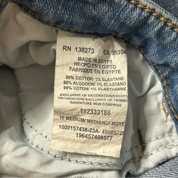 Lee Blue Jean Shorts with Distressed Details Size 10 - Picture 4 of 4